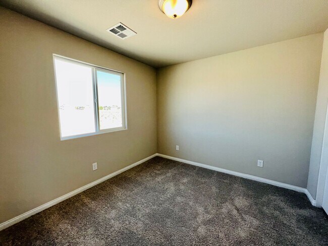 Building Photo - 4 Bedroom Home in Southern Highlands