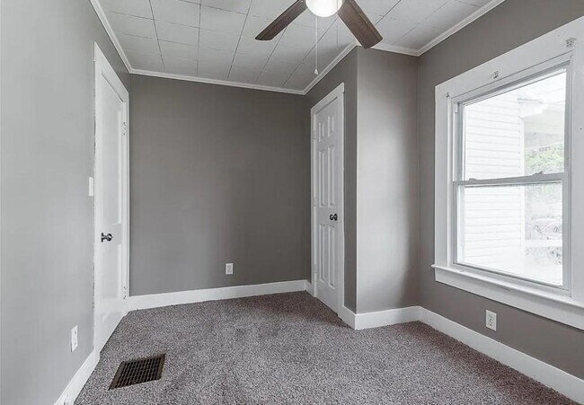 Building Photo - 1023 Thomas V Bryant Dr