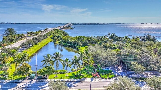 Building Photo - 4 Via Lucindia Dr S