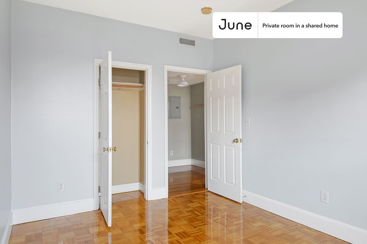 Building Photo - Room in Shared 4 bed/2 bath home