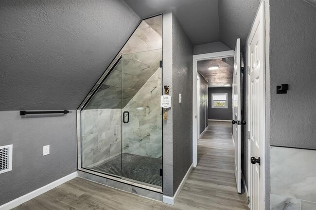 Building Photo - 1320 W Frisco St