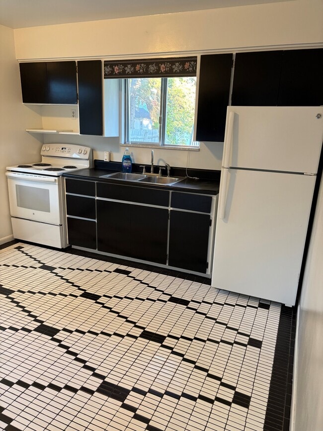 Building Photo - 803 McDonnell St