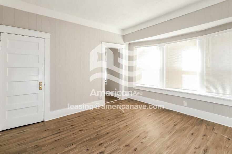 Building Photo - 2933 Park Ave