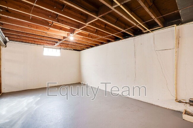 Building Photo - 3918 Odin Ave