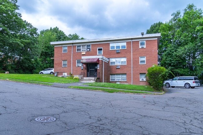 Primary Photo - 304 Pine Rock Ave