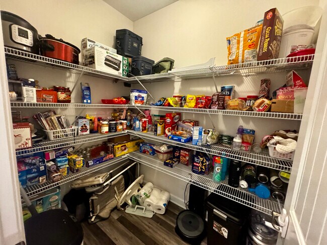 Building Photo - 9867 Shangri La West Rd