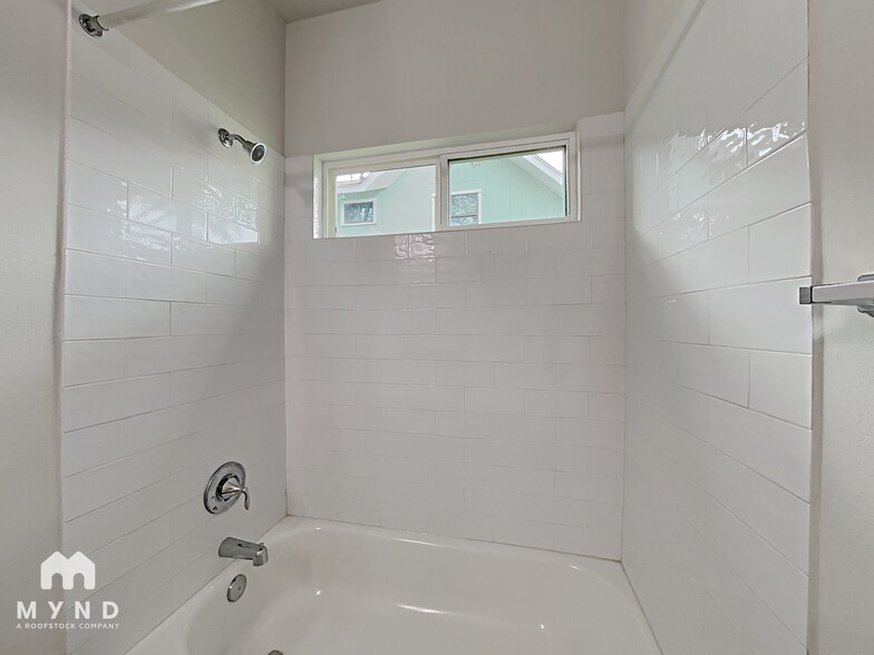 Building Photo - 423 Channing Ave