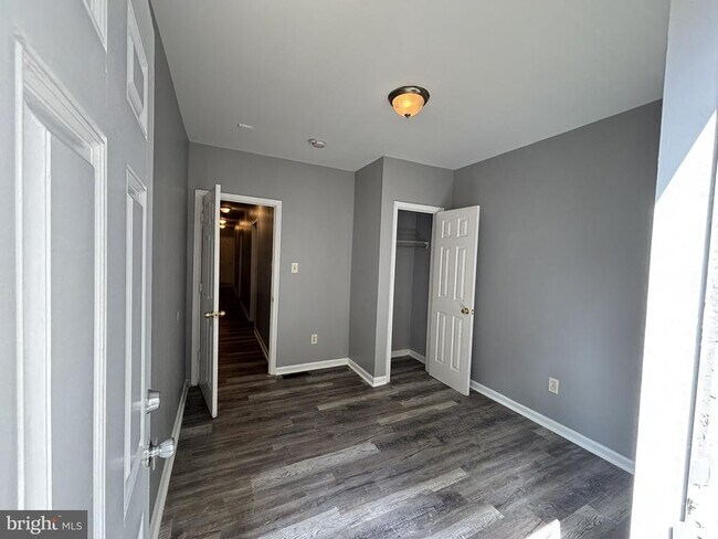 Building Photo - 1711 N Gratz St