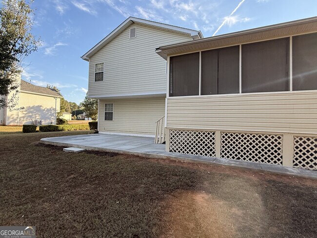 Building Photo - 228 Solomon Dr