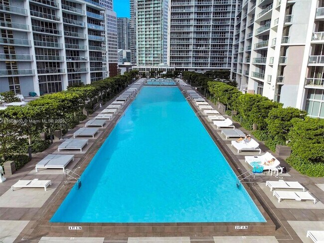 Building Photo - 465 Brickell Ave