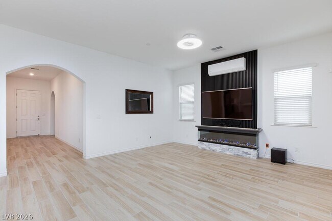 Building Photo - 689 Monteverdi Peak St