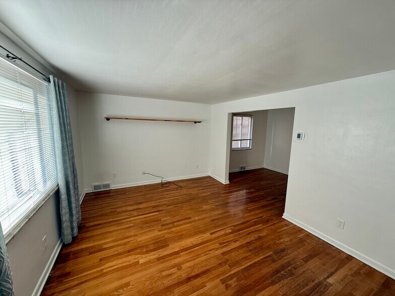 Building Photo - 230 Clairmont Ave