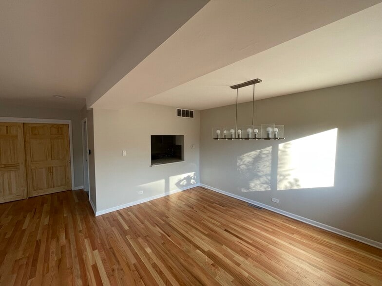 Building Photo - 725 Hibbard Rd