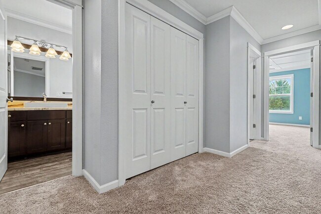 Building Photo - 1321 Chapman Hill Dr NW