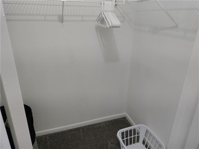 Building Photo - 2771 Riverside Dr