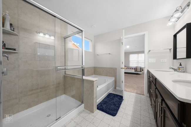 Building Photo - South Naperville Executive Style Rental