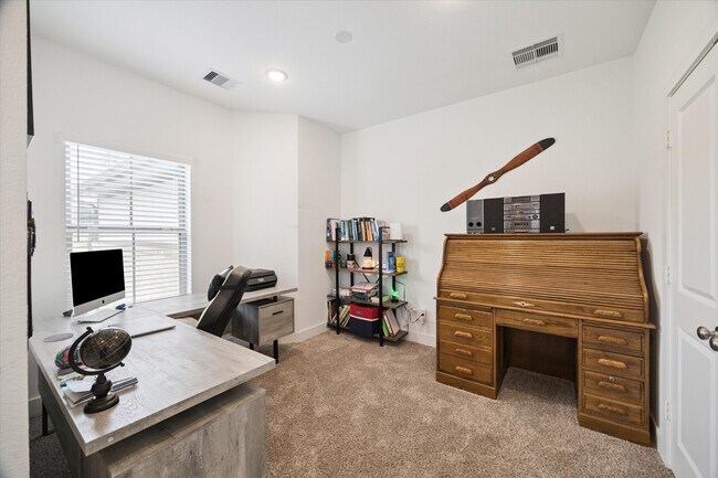 Building Photo - 1600 Portia Ln