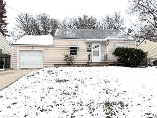 Primary Photo - Cute Two Bedroom Home