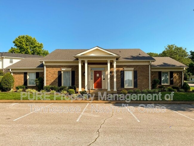 Building Photo - 517 Brentwood Pointe