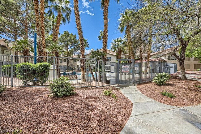 Building Photo - 3103 Key Largo Dr