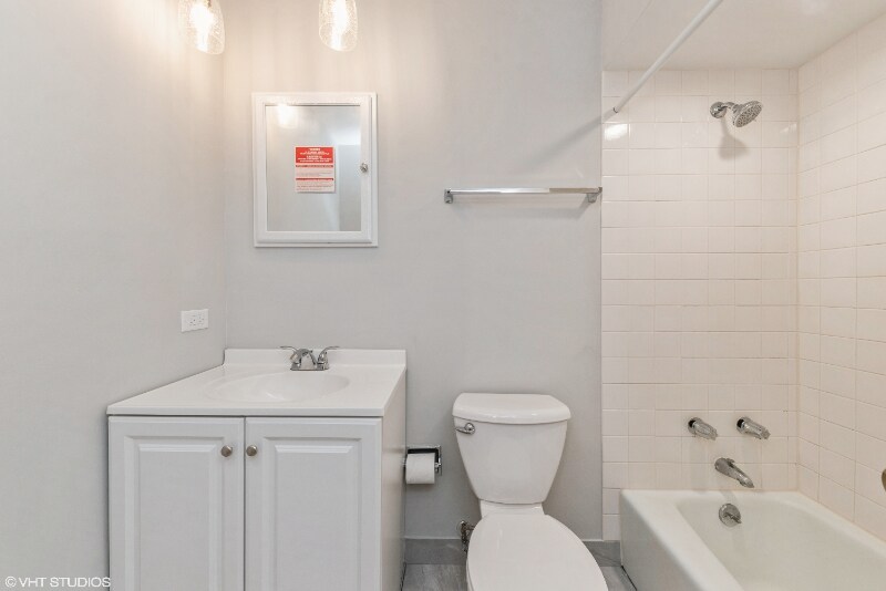 Building Photo - 560 Shorely Dr