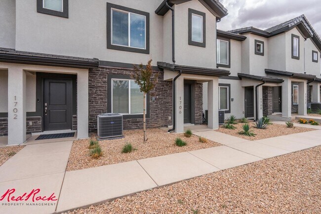 Building Photo - Dog Friendly! 3 Bedroom 2 Bathroom Townhome in Long Valley.