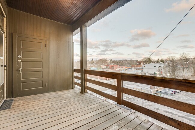 Building Photo - 525 Washington Ave