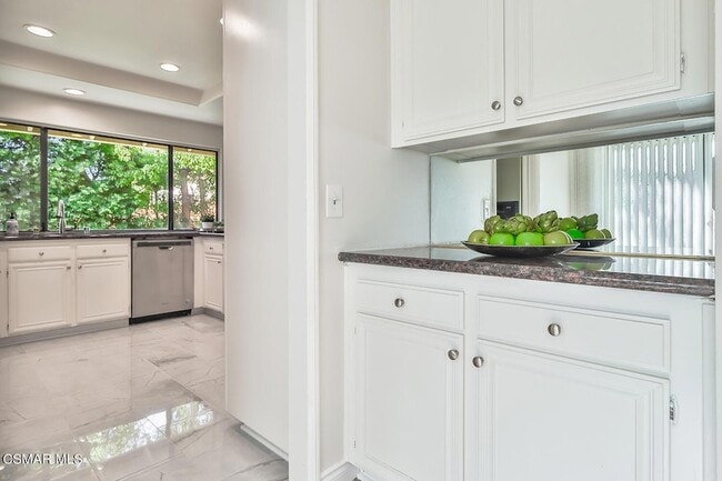 Building Photo - 4082 Avenida Verano