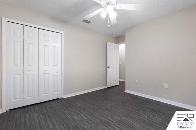 Building Photo - 13 Ryberry Dr