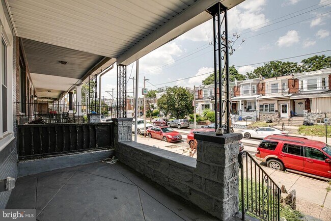 Building Photo - 5626 Lansdowne Ave