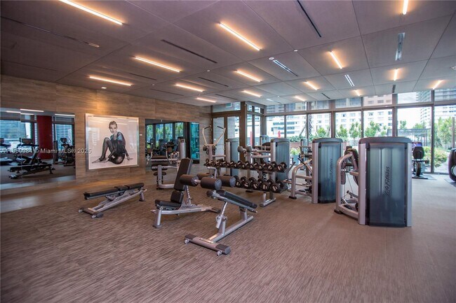 Building Photo - 1080 Brickell Ave