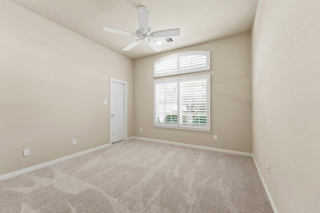 Building Photo - 20281 Southwood Oaks Dr