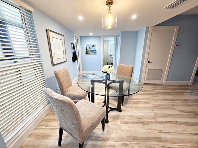 Building Photo - NEW RENOVATED SUNTIDE A BEACH CONDO