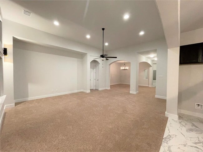 Building Photo - 248 Tanda Ln