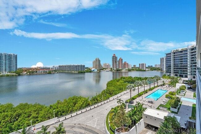 Building Photo - 5000 Island Estates Dr