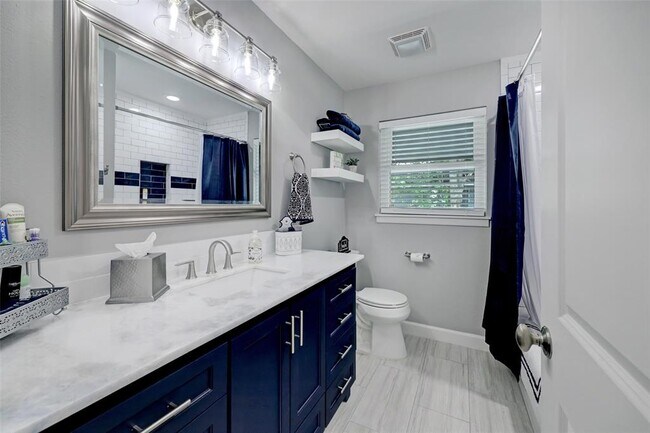 Building Photo - 7926 Ridgeview Dr