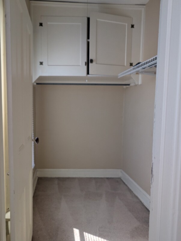 Building Photo - 43 Willow St