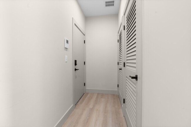 Building Photo - 453 Franklin St