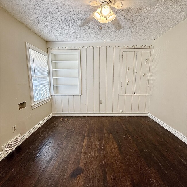 Building Photo - 2422 30th St