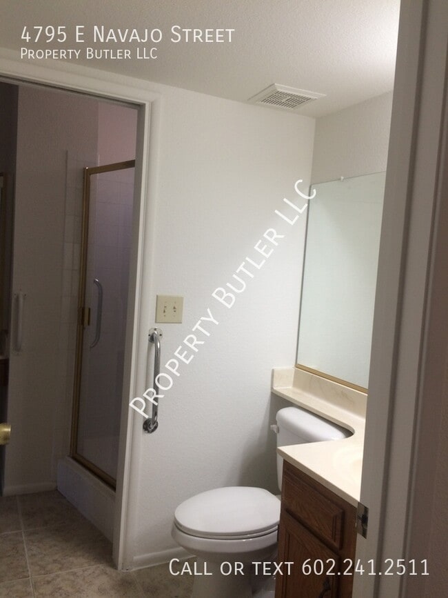 Building Photo - 4795 E Navajo St