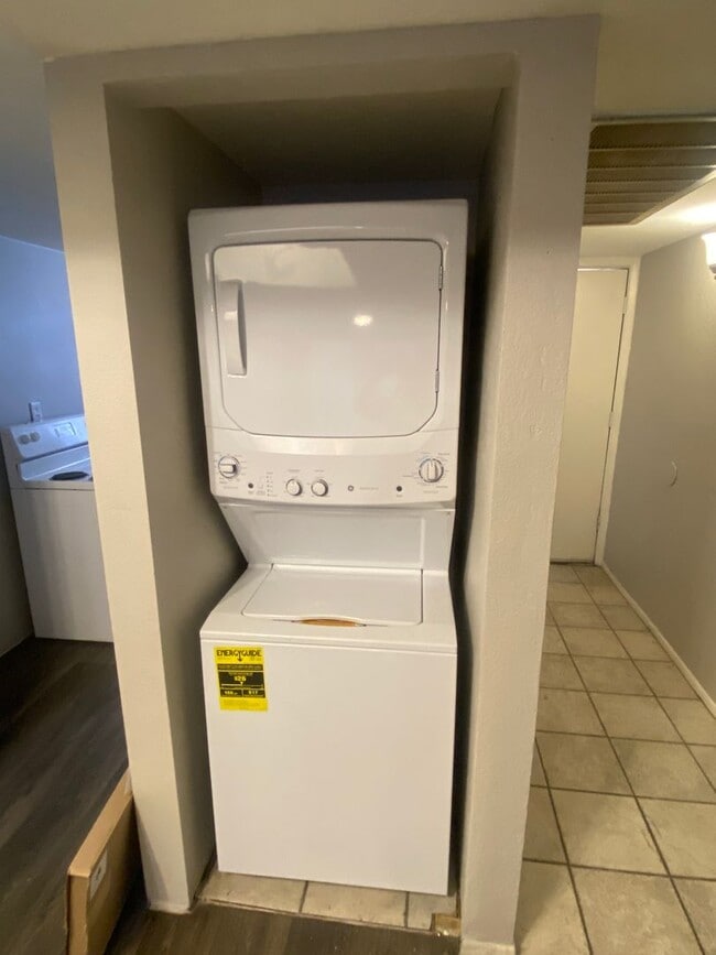 Building Photo - 2 bedroom 2 bath Condo near ASU