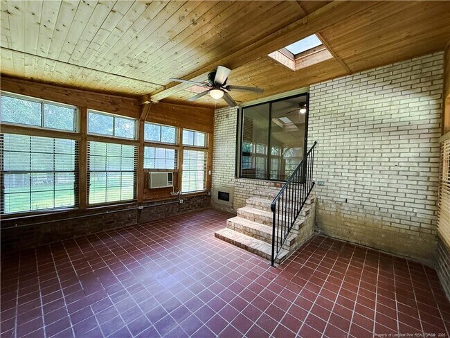 Building Photo - 7104 Tilton Ct