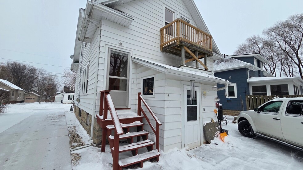 Building Photo - 919 Harney Ave