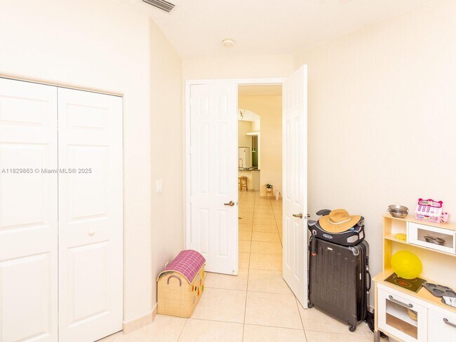 Building Photo - 3967 Nighthawk Dr