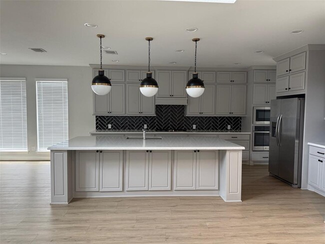 Building Photo - 29819 Breezy Pnes Lp