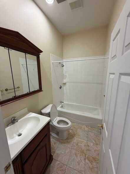 Building Photo - 108 Richmond St