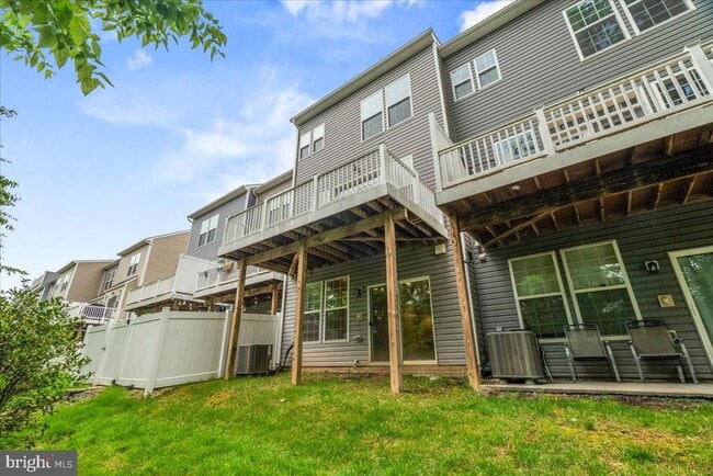 Building Photo - 309 Spring Bank Way