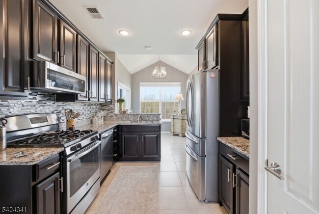 Building Photo - 263 Winding Hill Dr