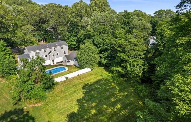 Primary Photo - 576 Grove St