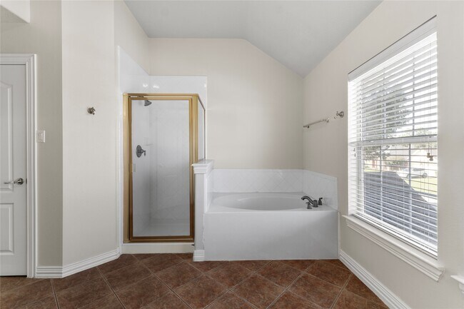 Building Photo - 11130 Fairway Dr
